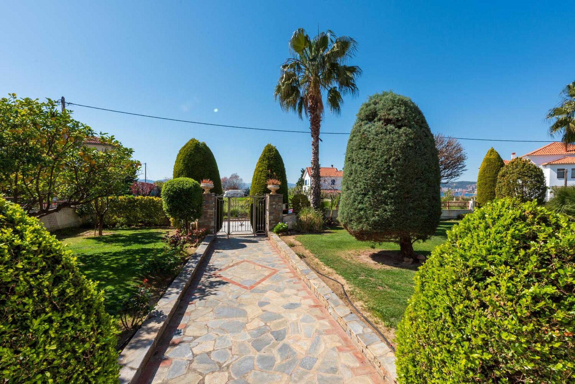 Apartment Christina's Twin Palm Trees House Agria